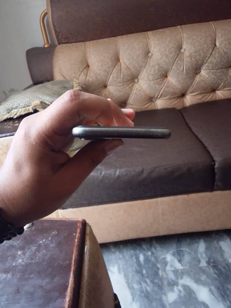 Apple iPhone 11 5