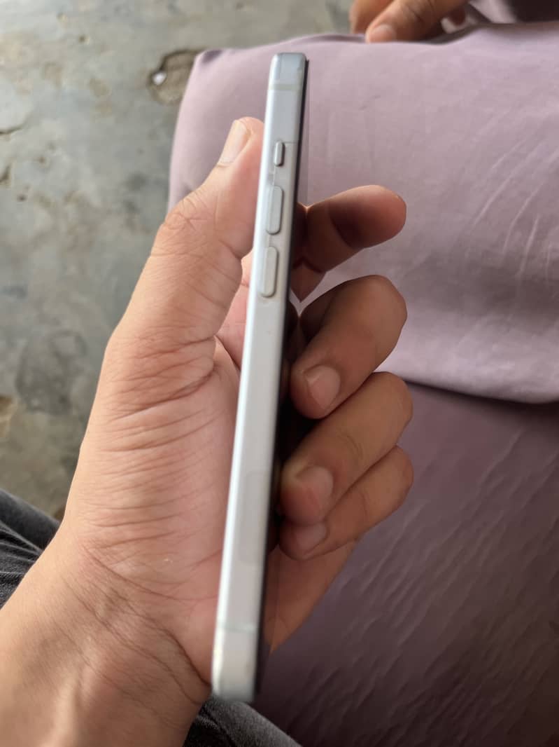 Apple iPhone 15 2