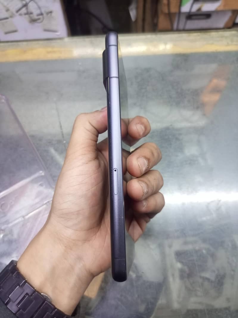 Google Pixel 7 4