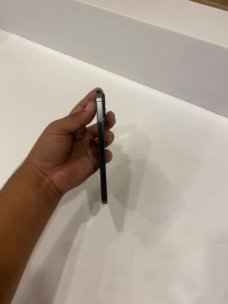Apple iPhone 13 Pro Max 6