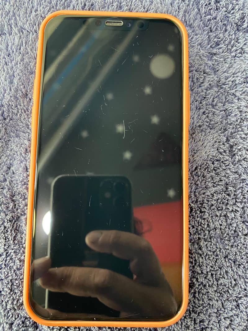 Apple iPhone 12 4