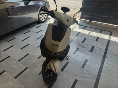 Metro T9 scooty