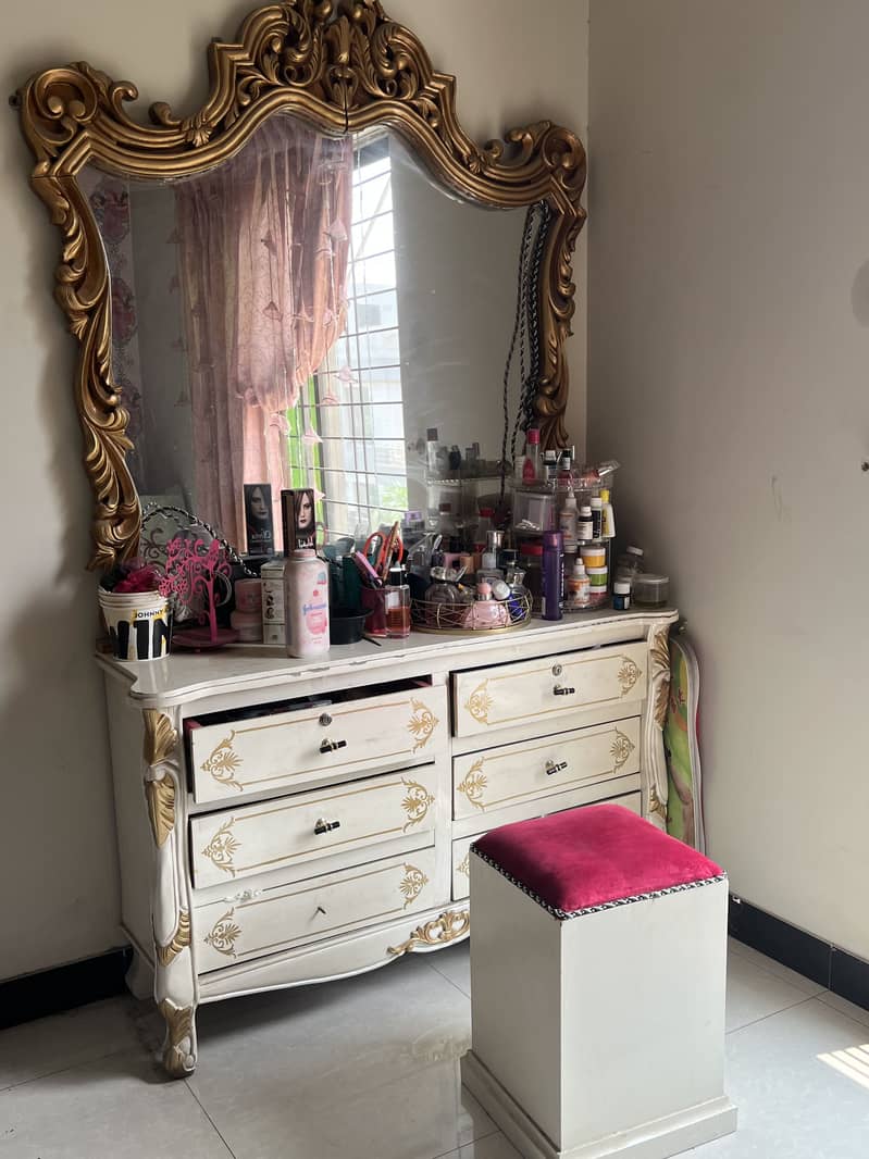 Bed Set with Dressing Table 1
