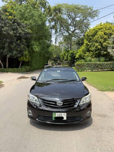 Toyota Corolla XLI 2012 army person car