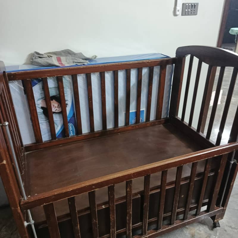 Childrens Cot 2