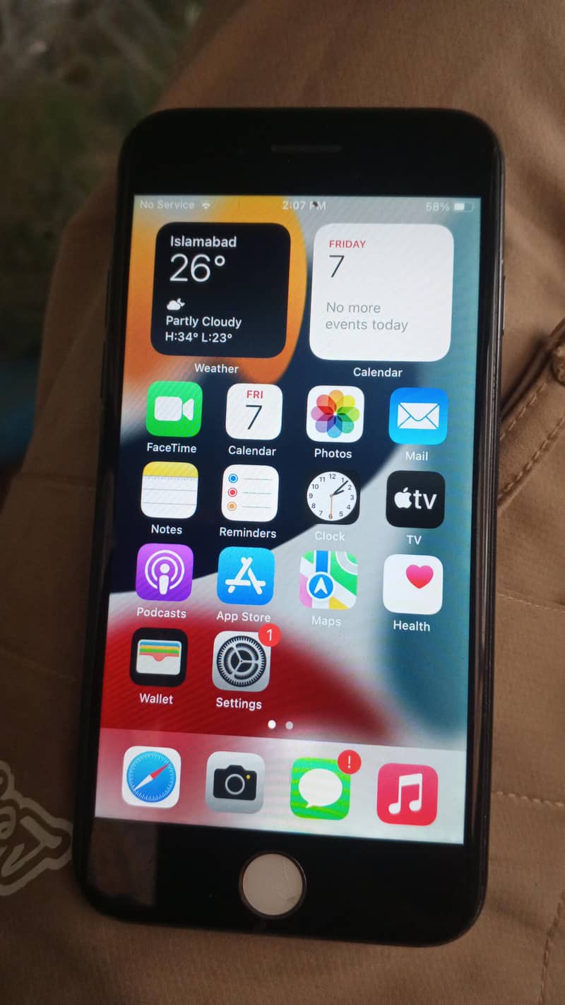 Apple iPhone 7 1