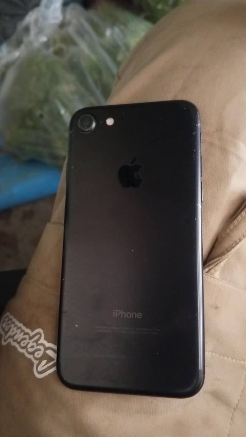 Apple iPhone 7 2
