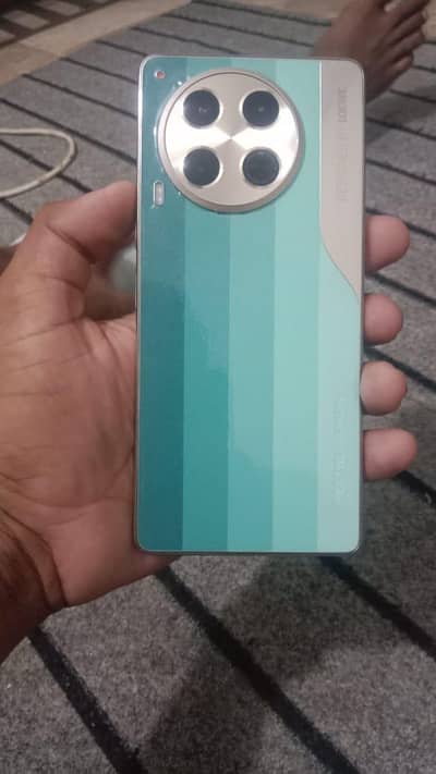 Tecno CAMON 30