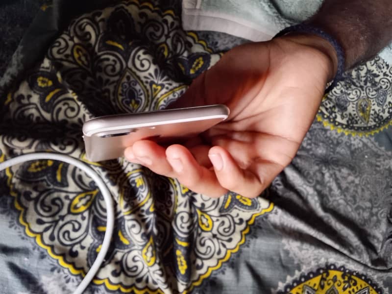 Apple iPhone 7 Plus 2
