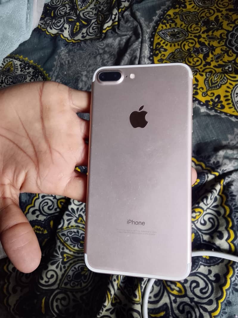 Apple iPhone 7 Plus 3