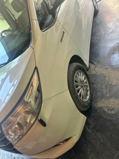Toyota Noah 2014