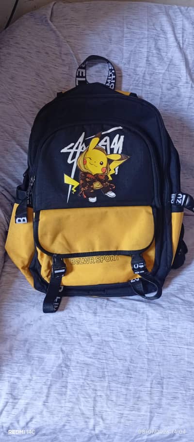 3 zipper Branded bag like new. full size