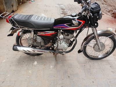 Honda 125cc Euro 2 black