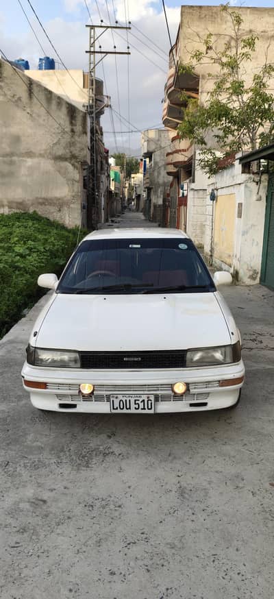 Toyota Corolla SE saloon 1988 