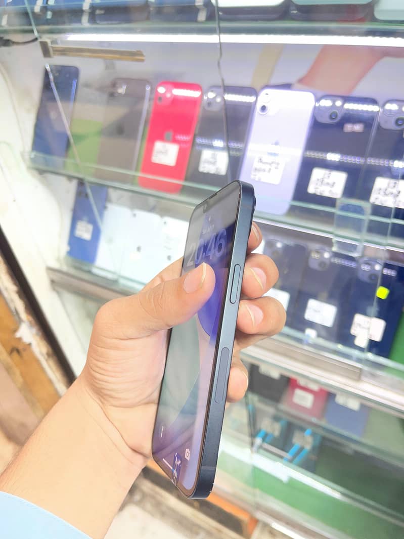 Apple iPhone 14 2