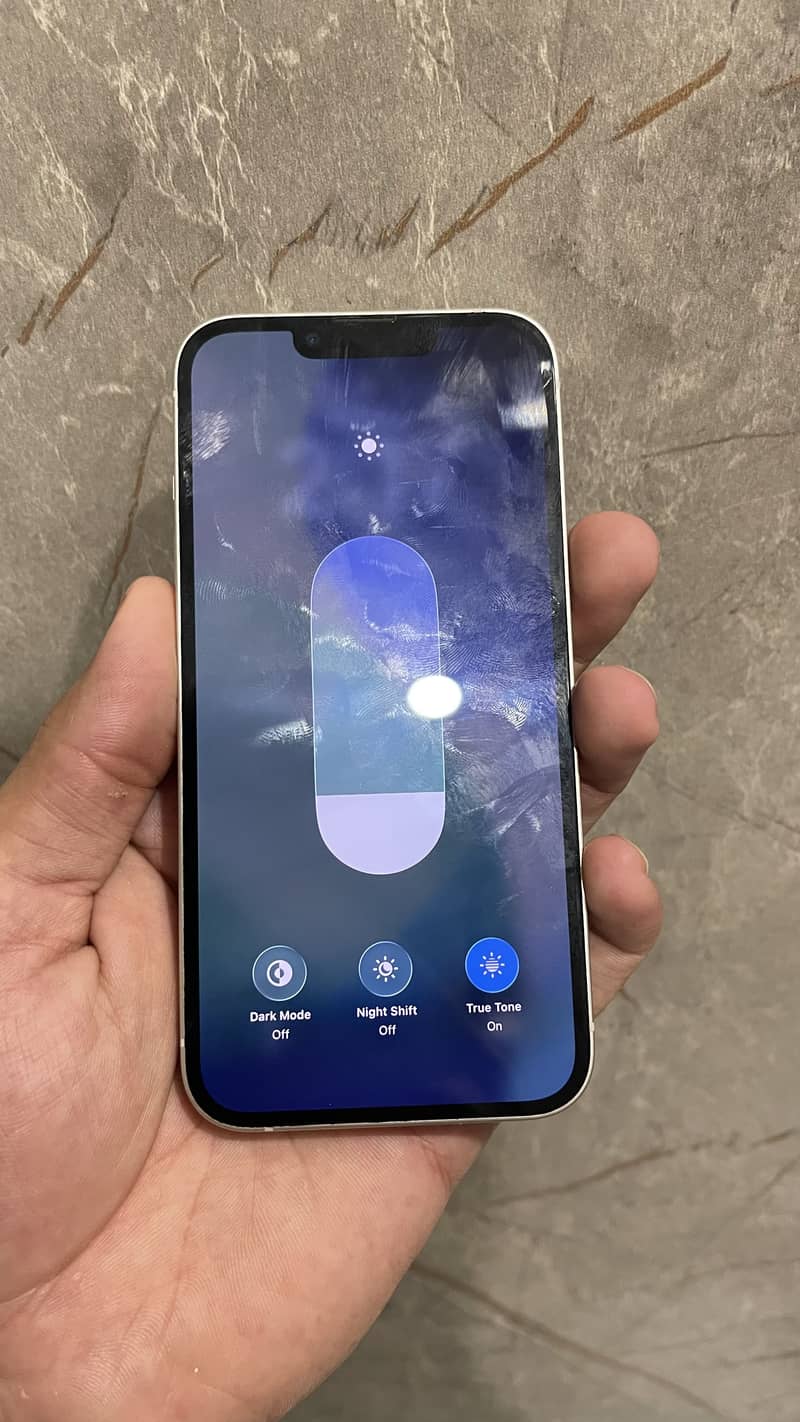 Apple iPhone 13 2