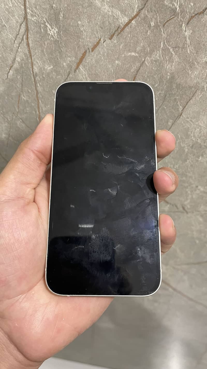 Apple iPhone 13 7