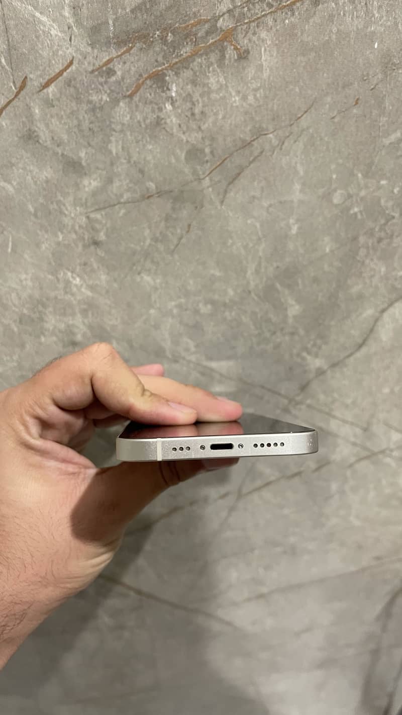 Apple iPhone 13 9