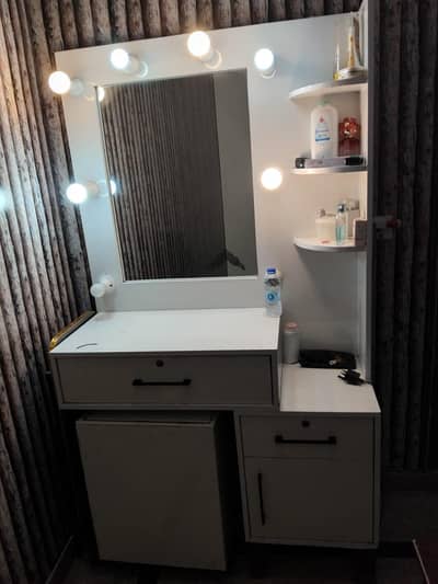 dressing table