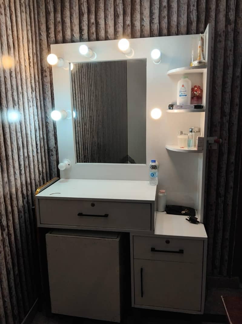 dressing table 1