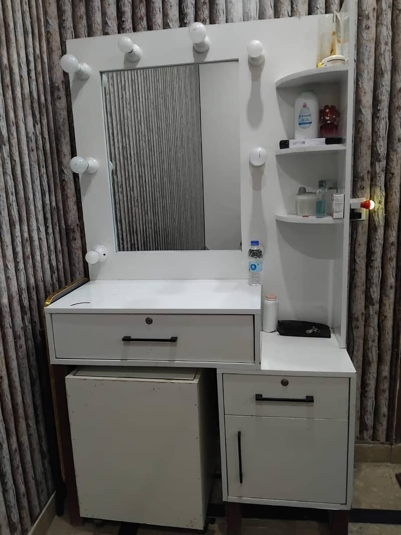 dressing table 4
