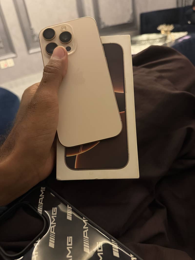Apple iPhone 16 Pro 0