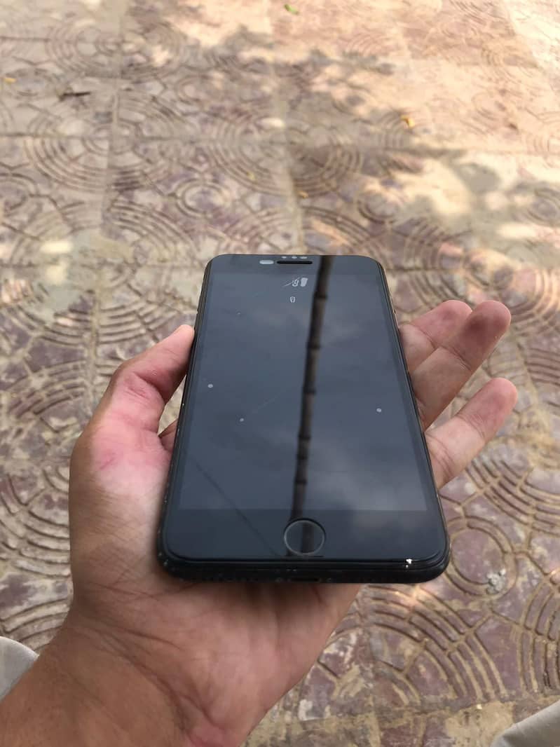 Apple iPhone 7 Plus 3