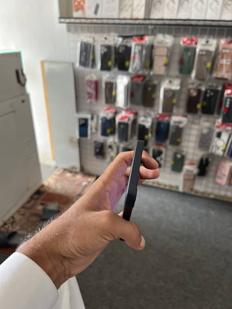 iPhone 12 5