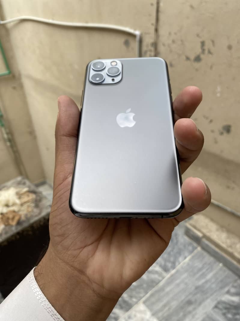 iPhone 11 Pro 1