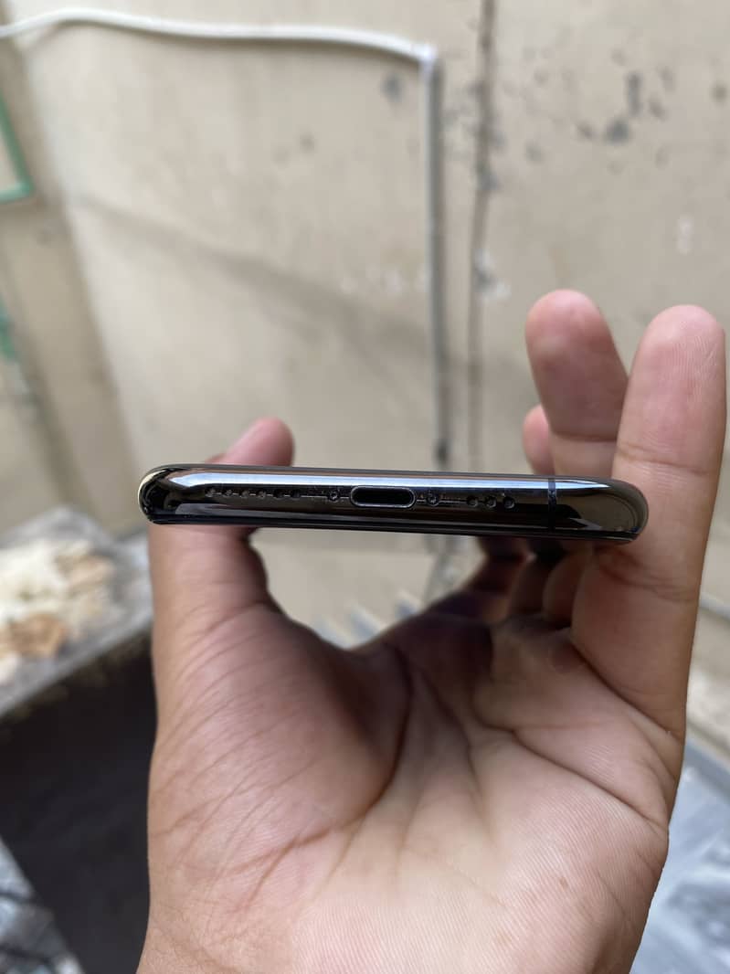 iPhone 11 Pro 2