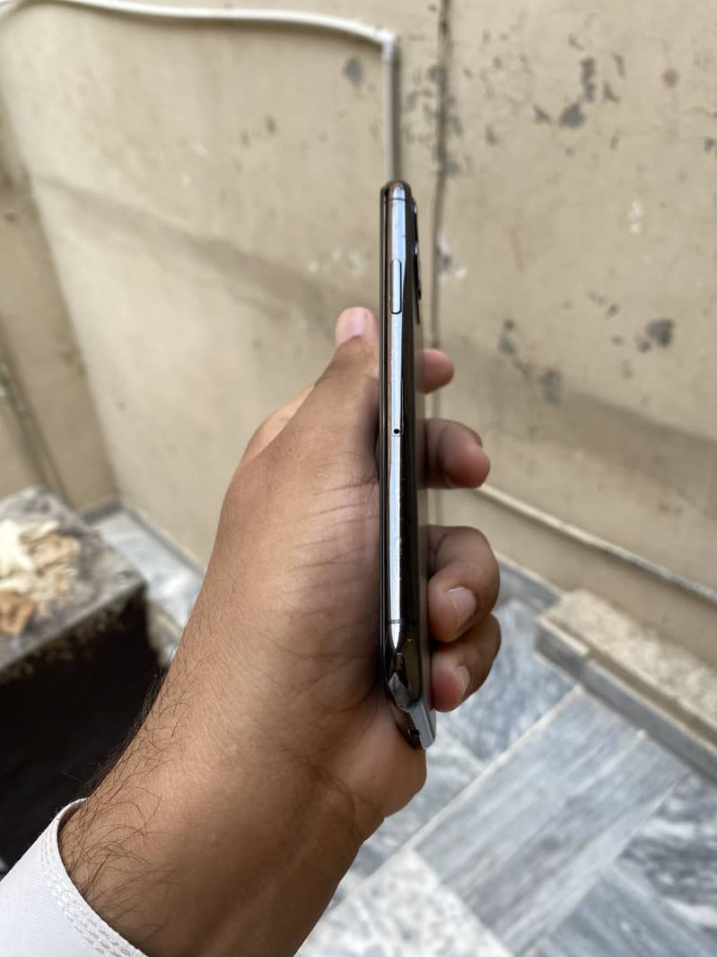 iPhone 11 Pro 3