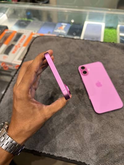 iPhone 16 Plus