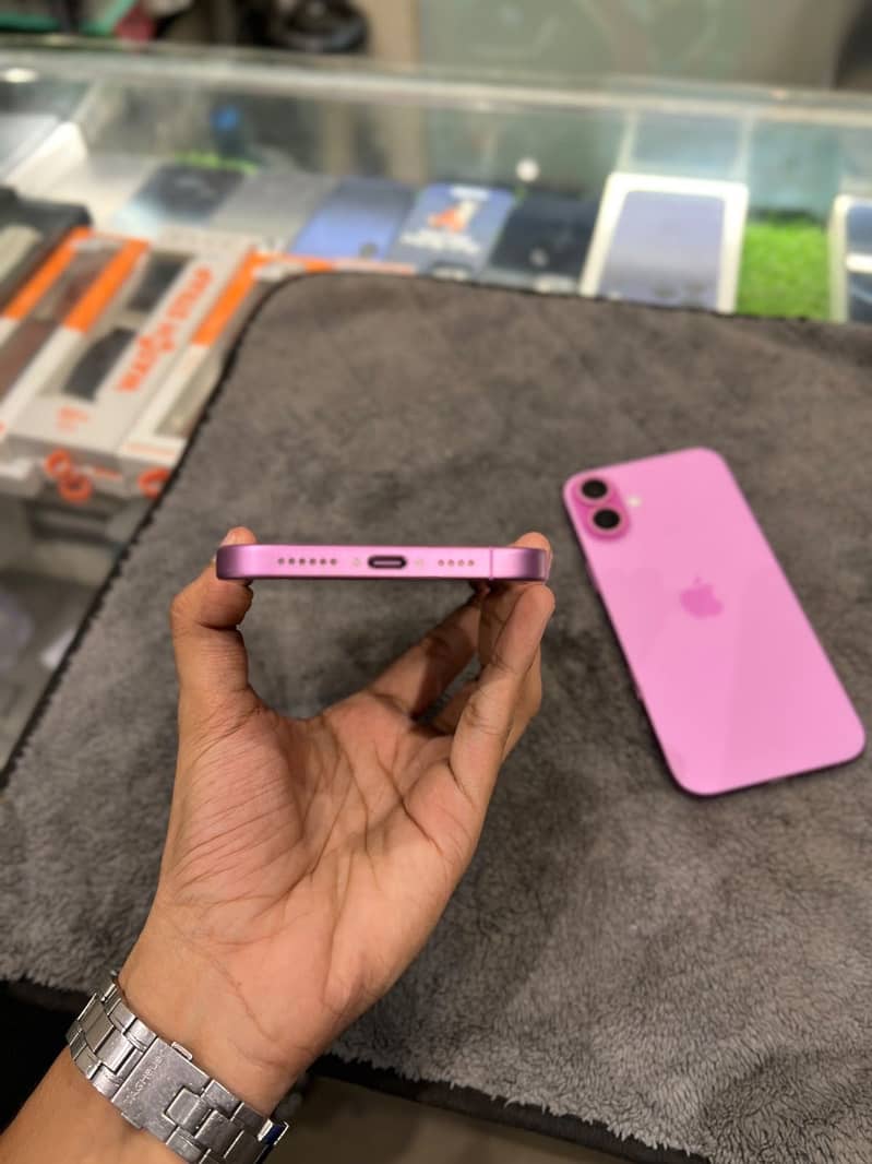 iPhone 16 Plus 2