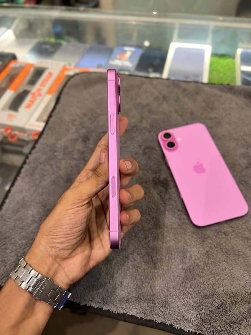 iPhone 16 Plus 3