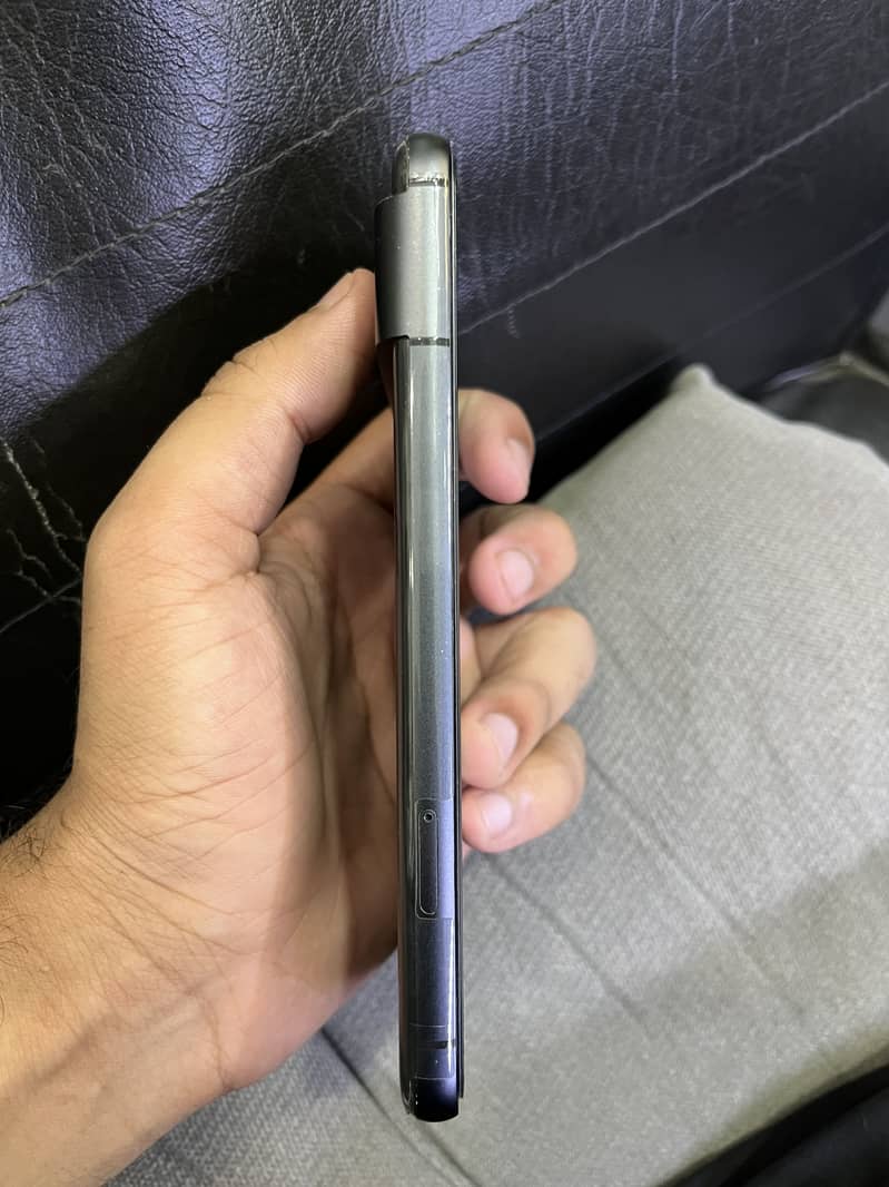 Google Pixel 8 4