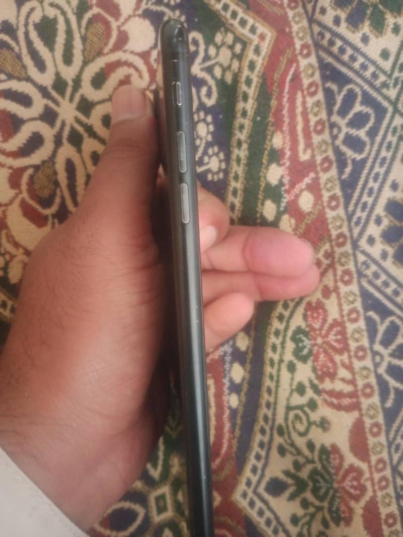 Apple iPhone 7 Plus 2