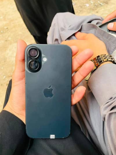 Apple iPhone 16