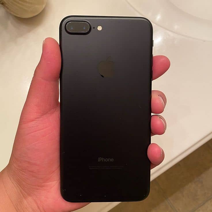 Apple iPhone 7 Plus 0
