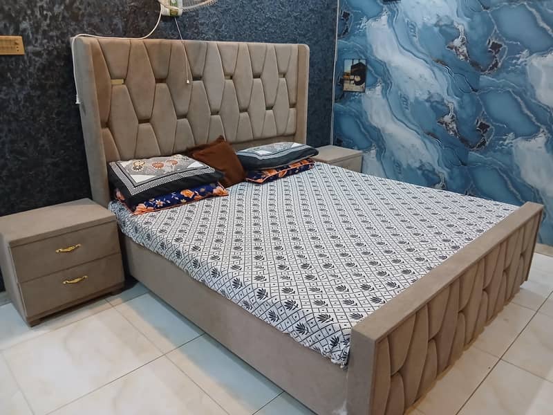 Bed and dressing 0