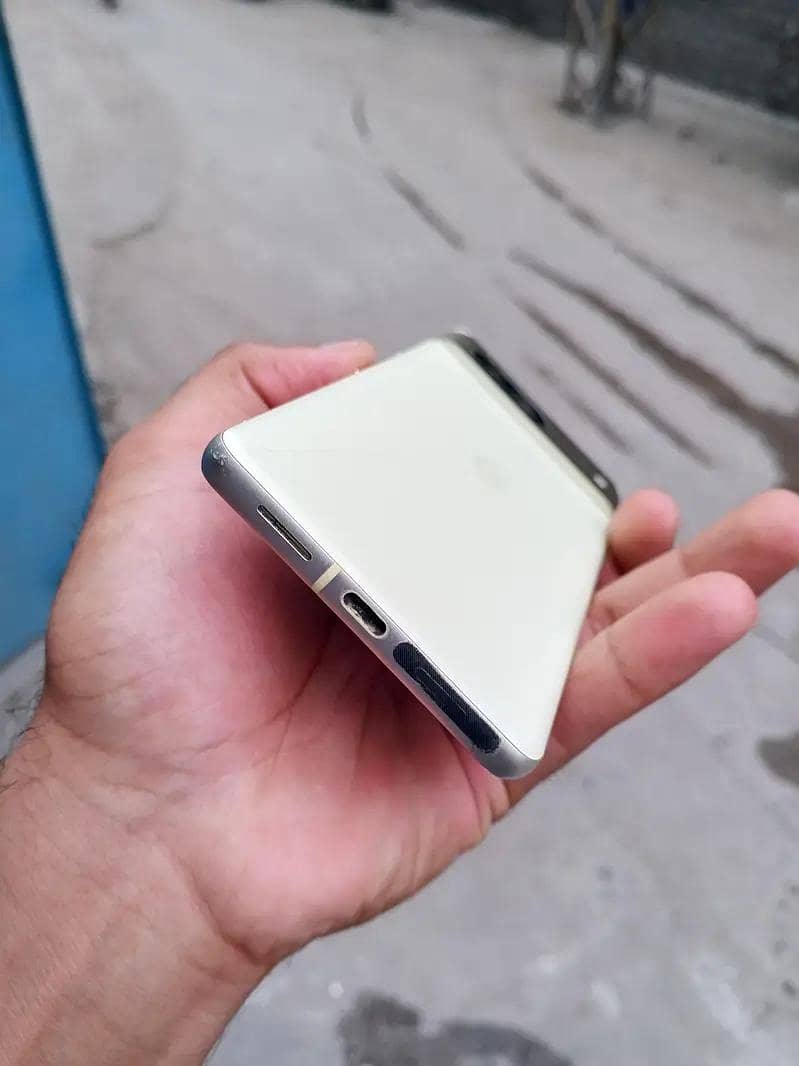 Google Pixel 7 3