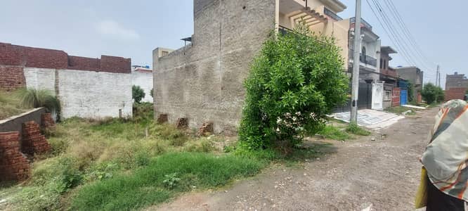 7 MARLA PLOT ( Houses constructed nearby plot)