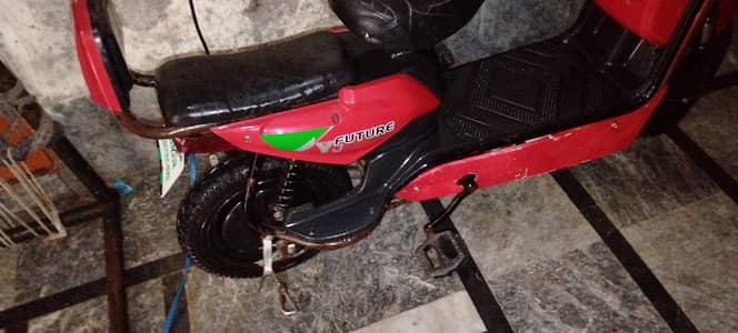 Scooty for sale Yj future ki ha
