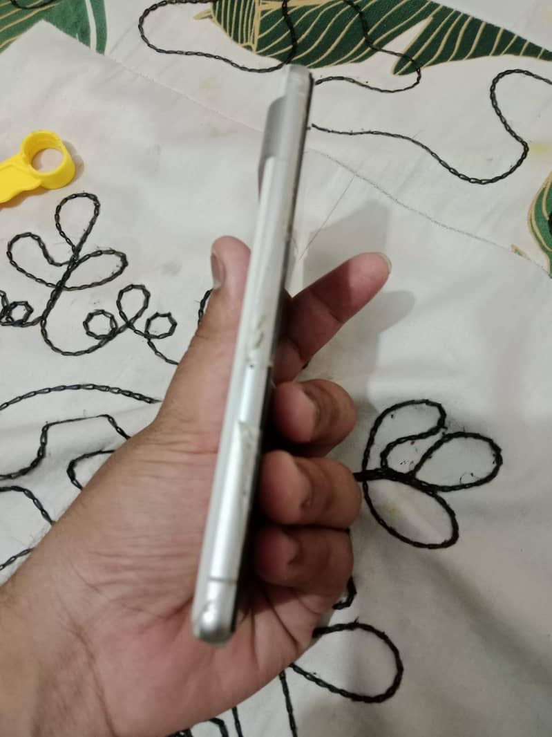 Google Pixel 7 4