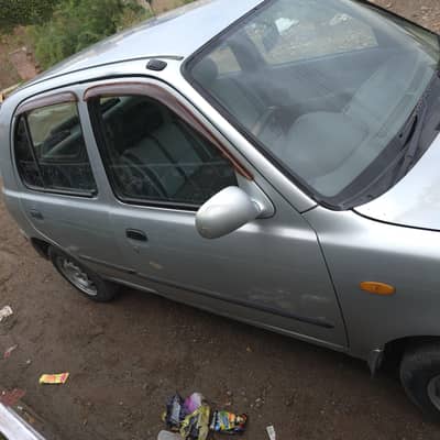 Nissan March 2000