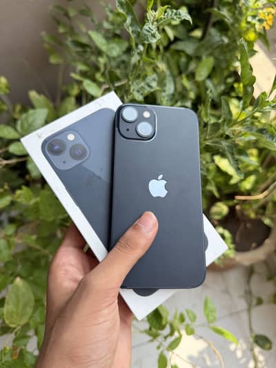 Apple iPhone 13