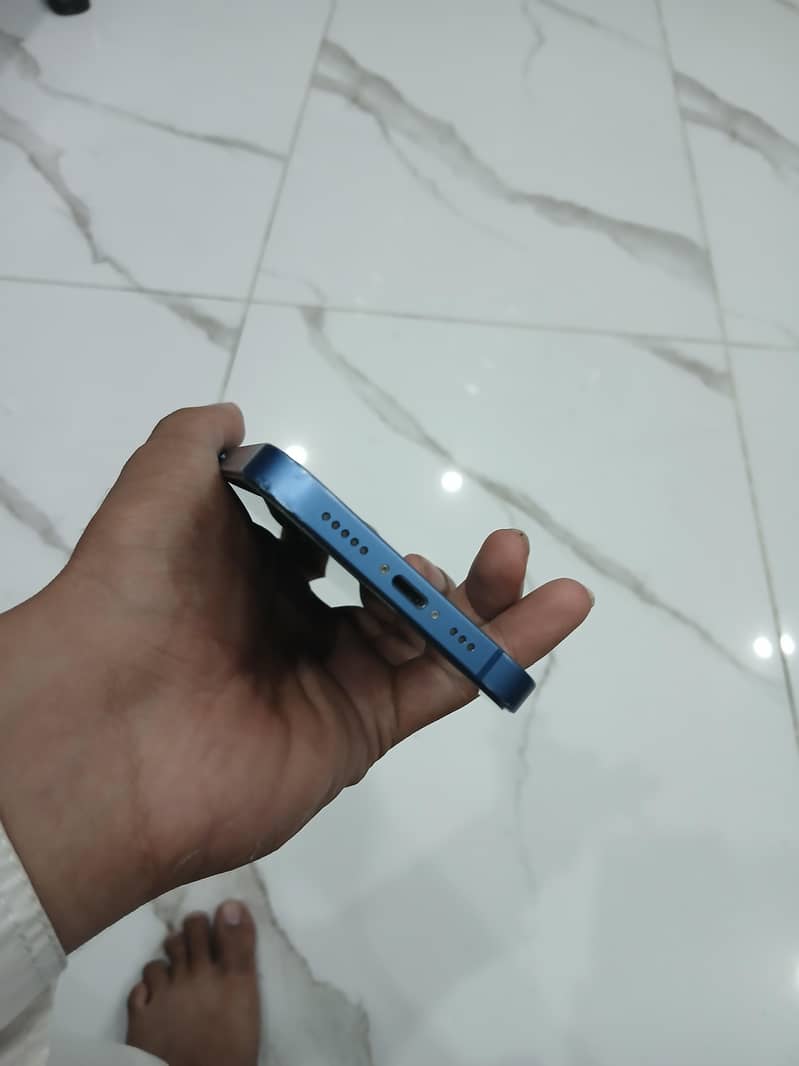 Apple iPhone 13 1