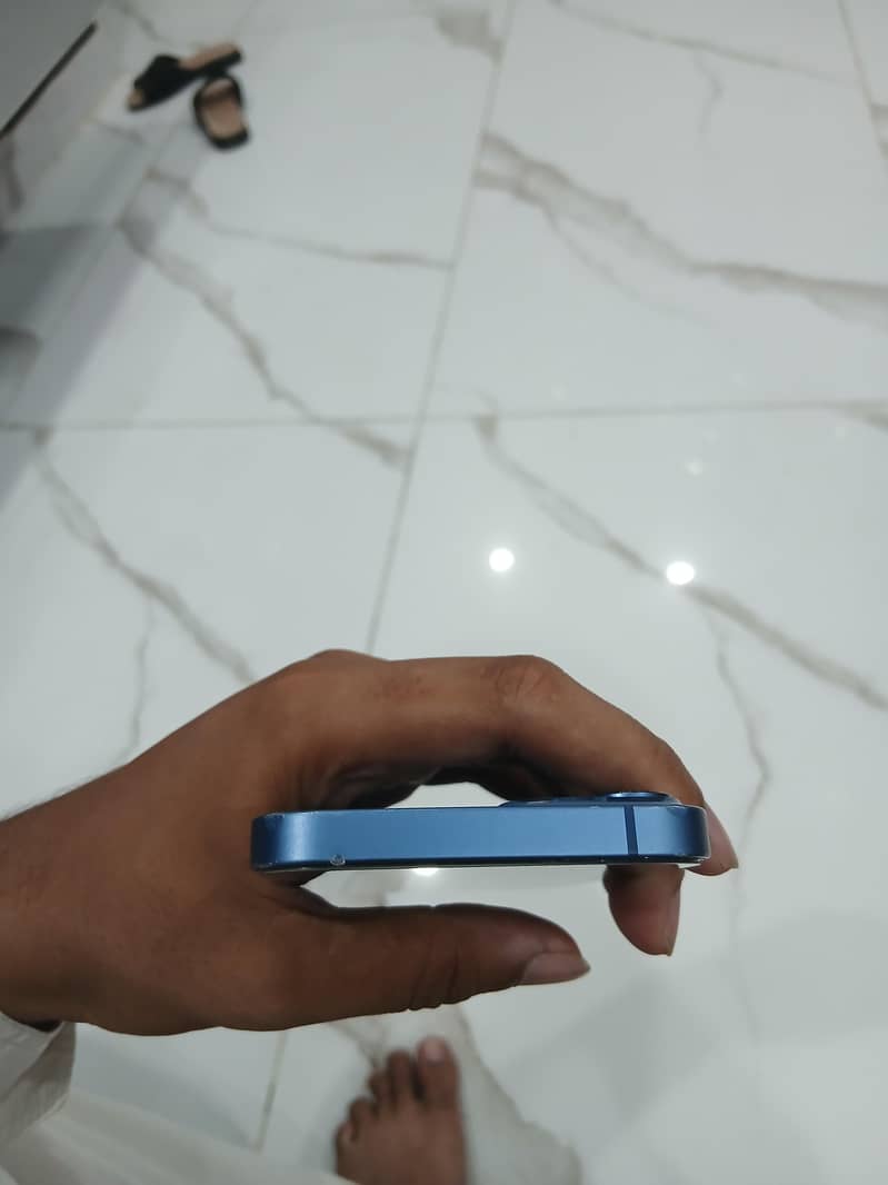 Apple iPhone 13 3