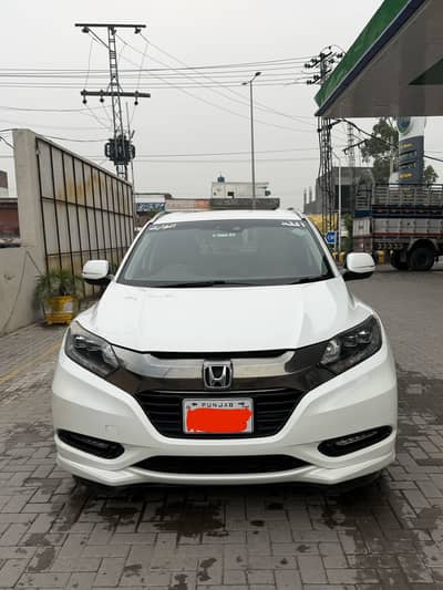 Honda Vezel 2016 z+ top of the line