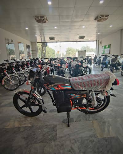 UNITED BULLETAX 2000W – Electric Bike    Color: Black