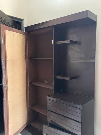 Standing storage mirror